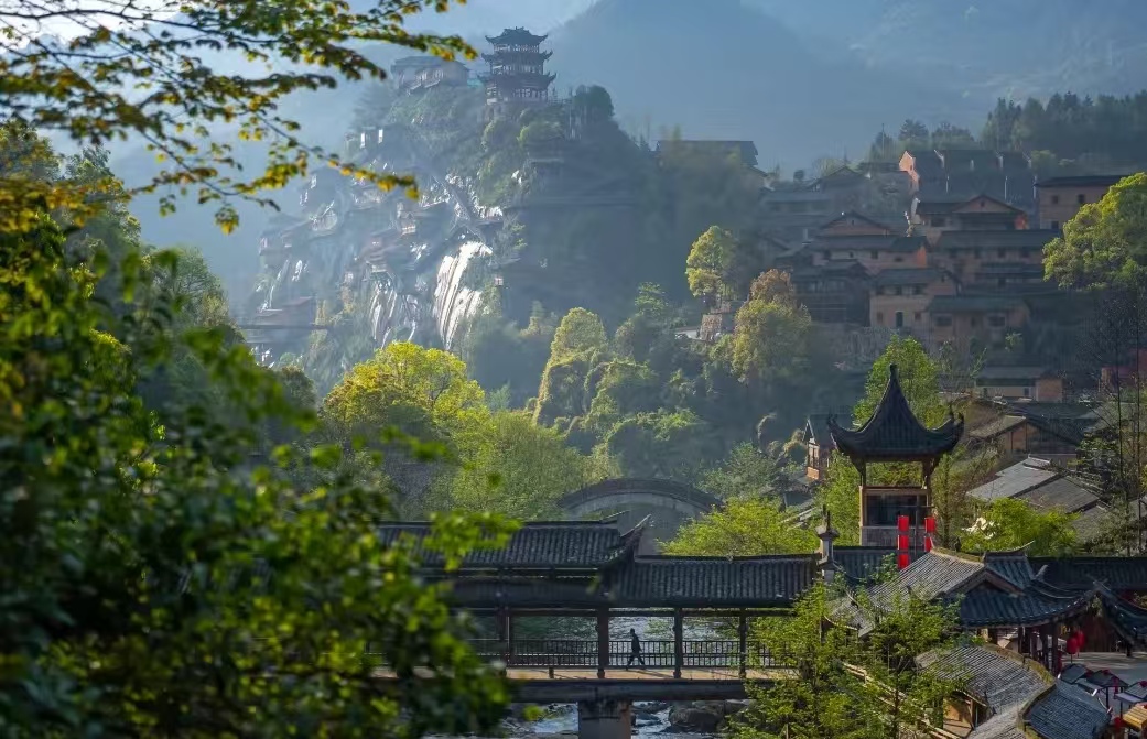 點贊！廣信區(qū)望仙谷景區(qū)入選2024年“風景獨好”旅游名景區(qū)...